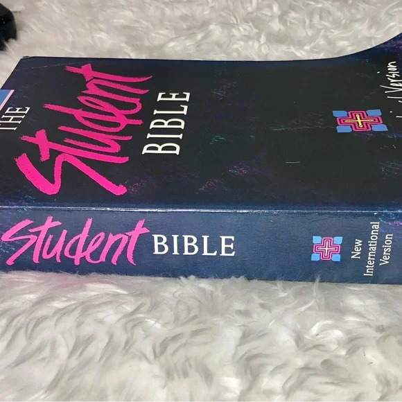 THE STUDENT BIBLE PAPERBACK NEW INTERNATIONAL VERSION - Picture 8 of 10